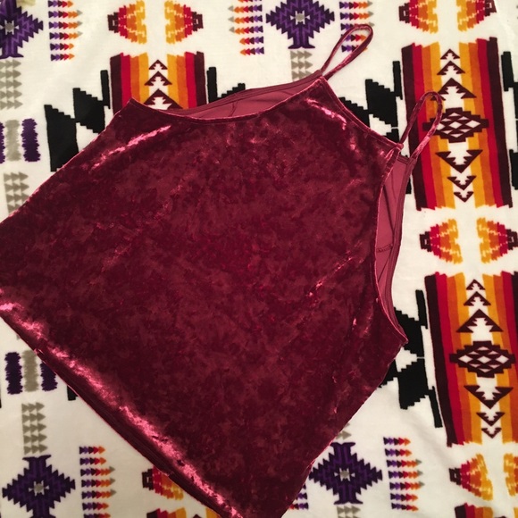 ♥️Velvet Top🌹 - Picture 2 of 4